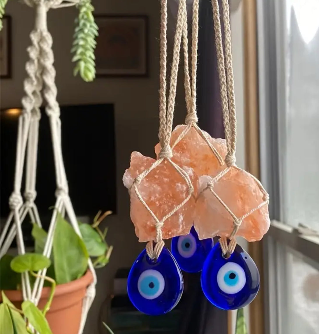Car Amulet with Rose Quartz & Evil Eye – Pendente de Proteção com Quartzo Rosa e Olho Grego