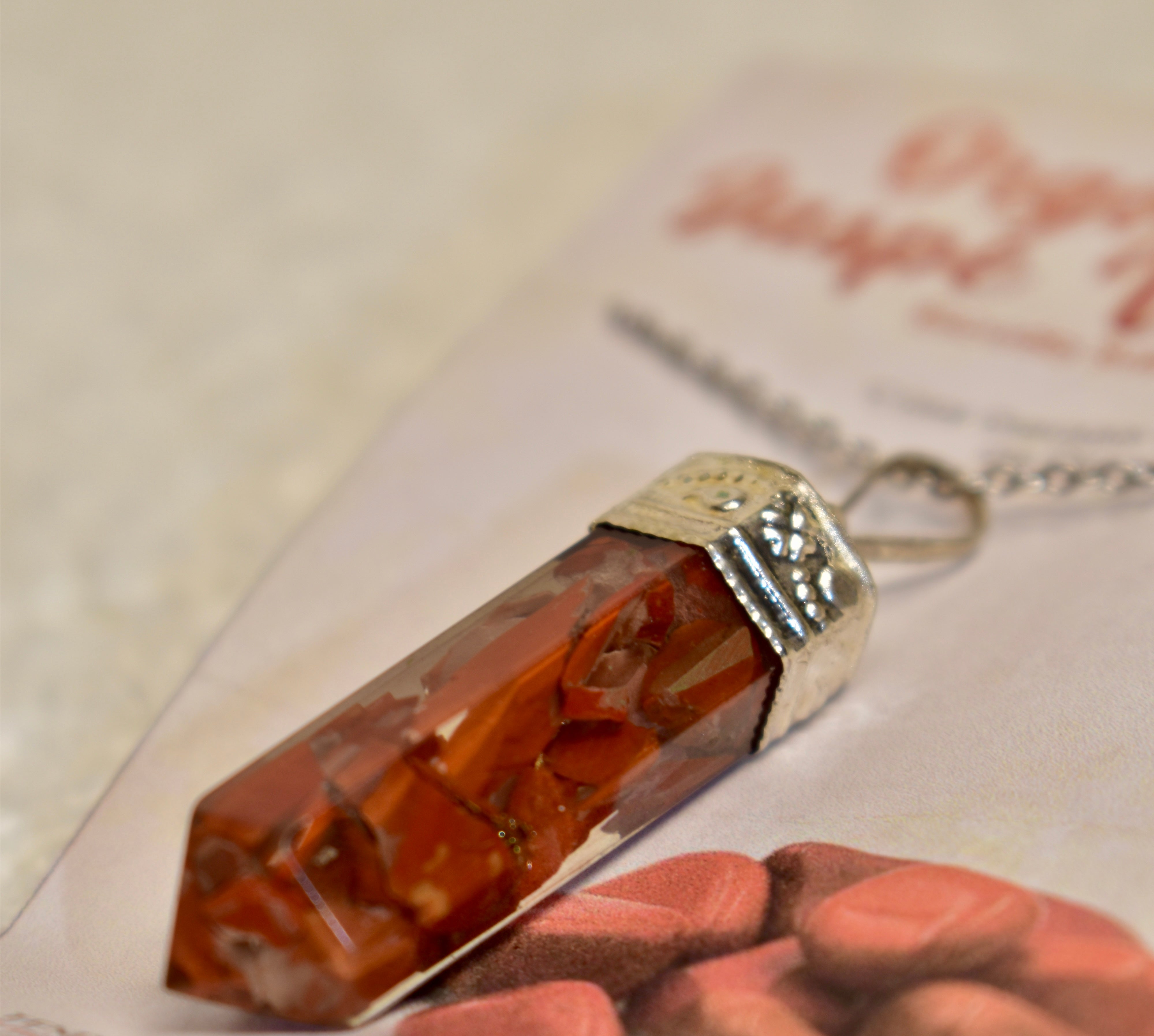 Red Jasper Orgonite Necklace / Orgonite de Jaspe Vermelho