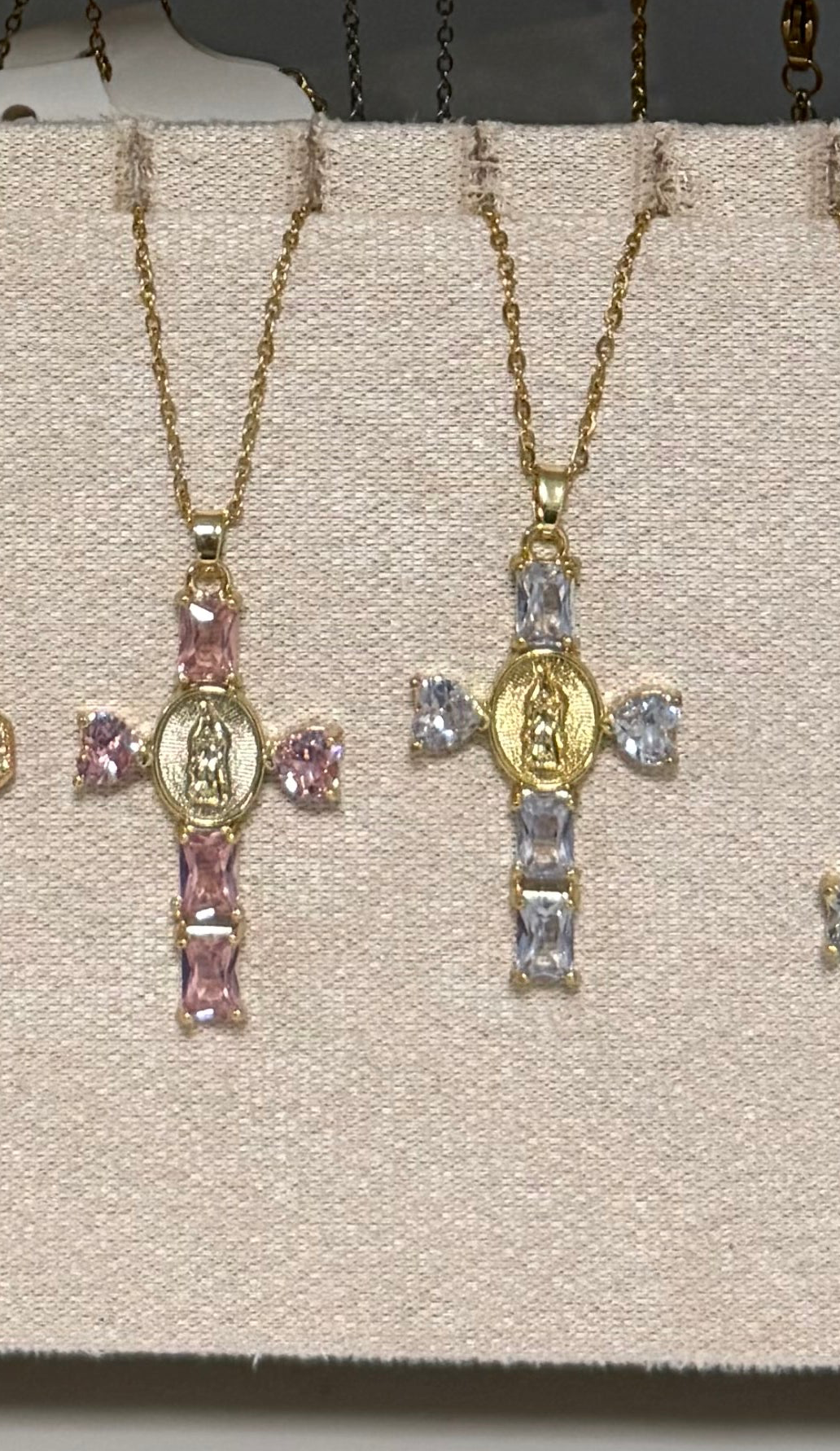 Virgin Mary Cross Necklace — Colar Cruz com Virgem Maria