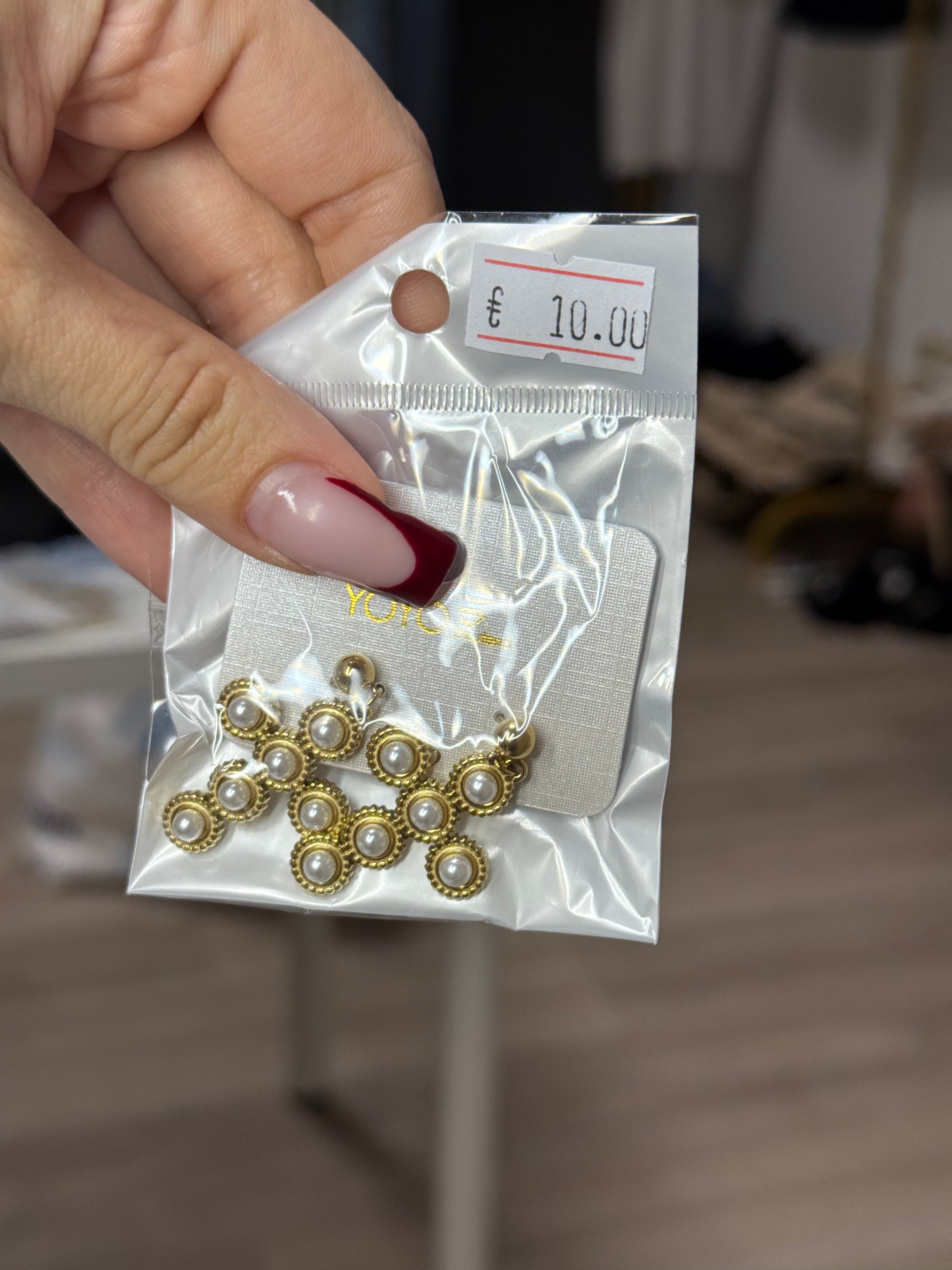 Cross Pearl Earrings — Brincos Cruz com Pérolas