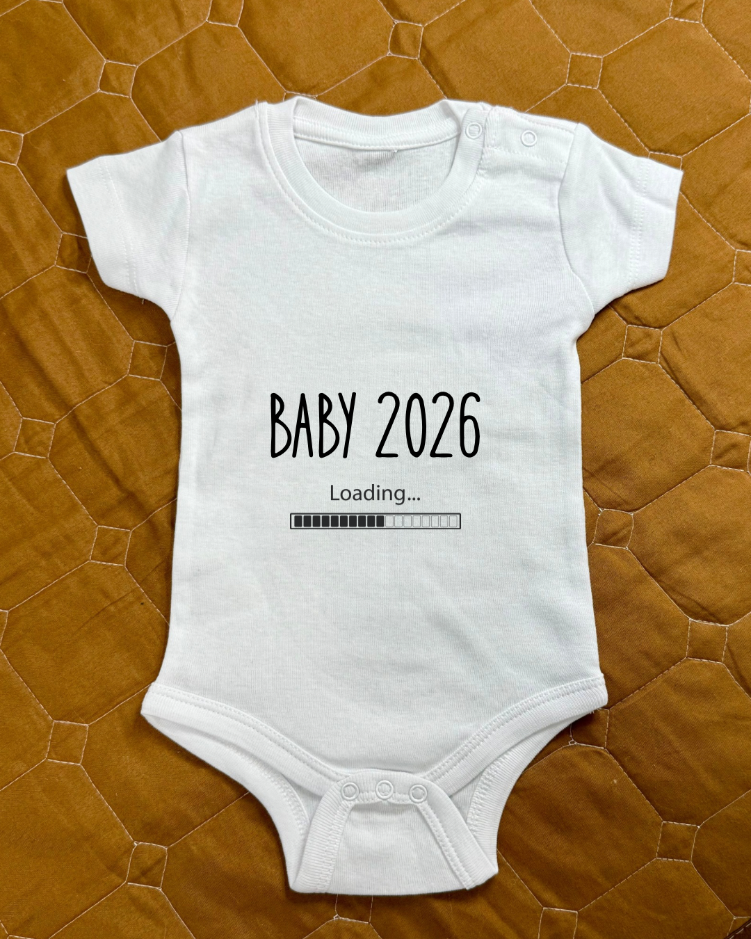 Personalized Baby Bodysuit Baby Loading — Body de bebê personalizado Baby Loading